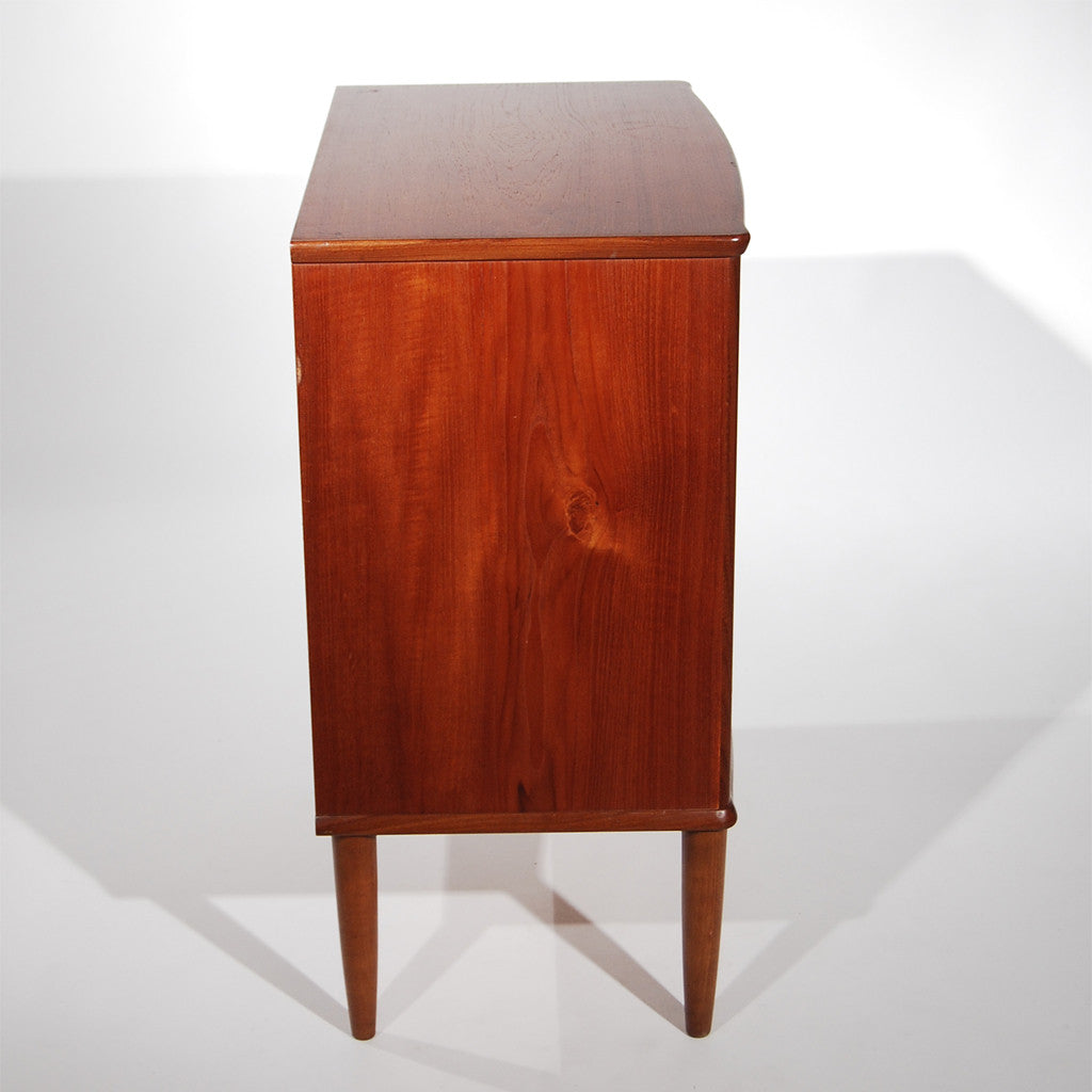 Danish Keylock Dresser With Flushed Handles