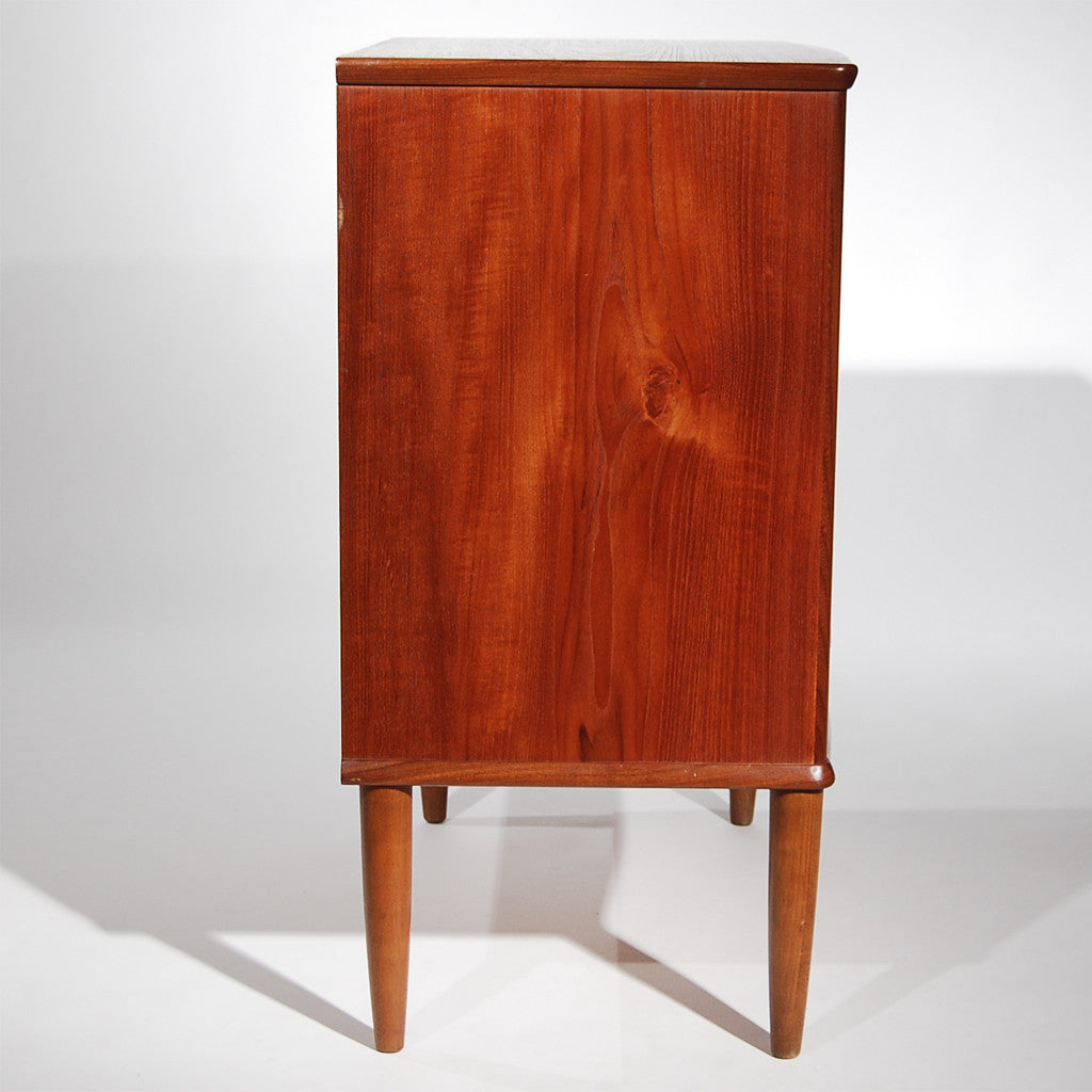 Danish Keylock Dresser With Flushed Handles