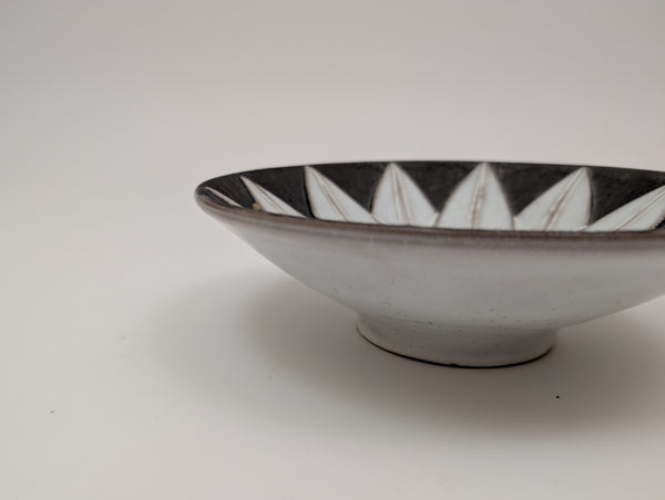 Anna Lisa Thomson for Upsala Ekeby Swedish Pottery Bowl or Dish, Circa 1950s