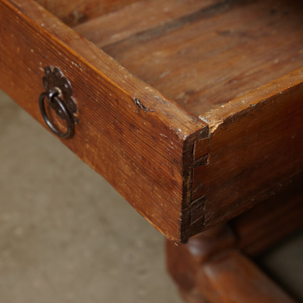 A Danish 18th century Baroque pine drop leaf table